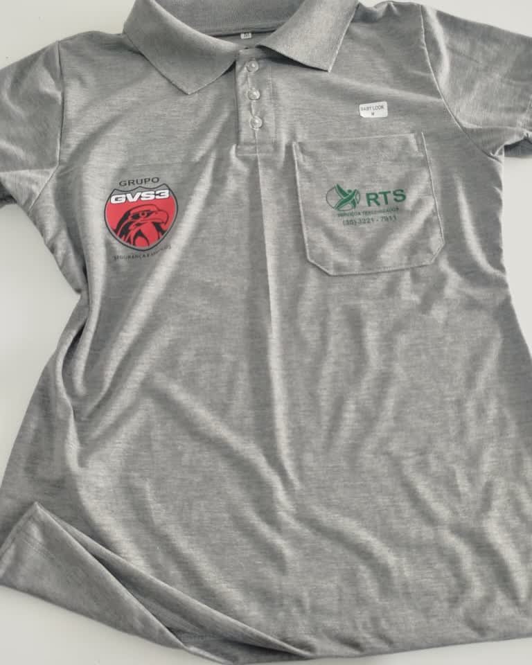 Polo cinza com a estampa do Grupo GVS3